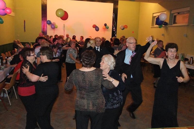 Seniorzy bawili się na balu w Opalenicy [FOTO]