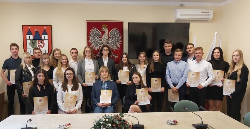 Młodzież z gminy Gołuchów po raz szósty odebrała stypendia
