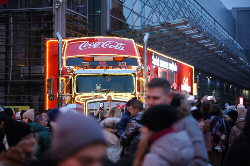 Świąteczna ciężarówka Coca-Coli zaparkuje w tym roku w...