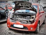 Pożar samochodu przy Grabiszyńskiej. Palił się nissan micra (ZDJĘCIA)