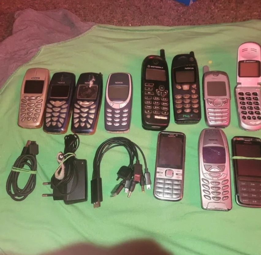 Stare telefony komórkowe.


Cena: 150 zł