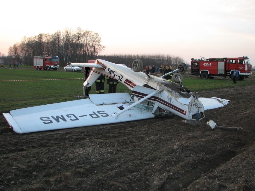 Wypadek awionetki w Radgoszczy - Cessna kapotowała na ornym...