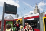 Wakacyjny rozkład jazdy. Mniej kursów autobusów, tramwajów i metra