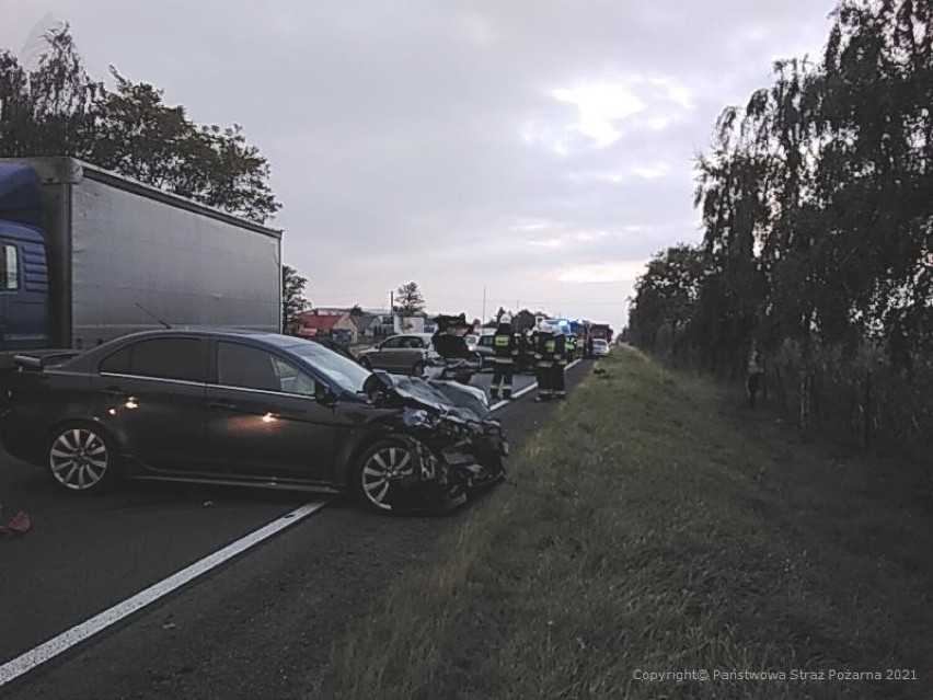 Wypadek w Fabianowie - zderzenie 5 pojazdów.