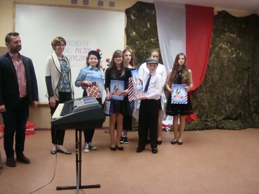 Konkurs piosenki patriotycznej w Gimnazjum nr 5 w Pile