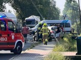 Karambol w Miedźnie pod Kłobuckiem. Ciężarówka z gazem nie wyhamowała i doprowadziła do wypadku. Dwie osoby ranne