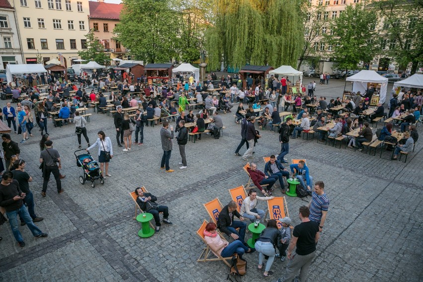 Kraków. Miłośnicy piwa na festiwalu