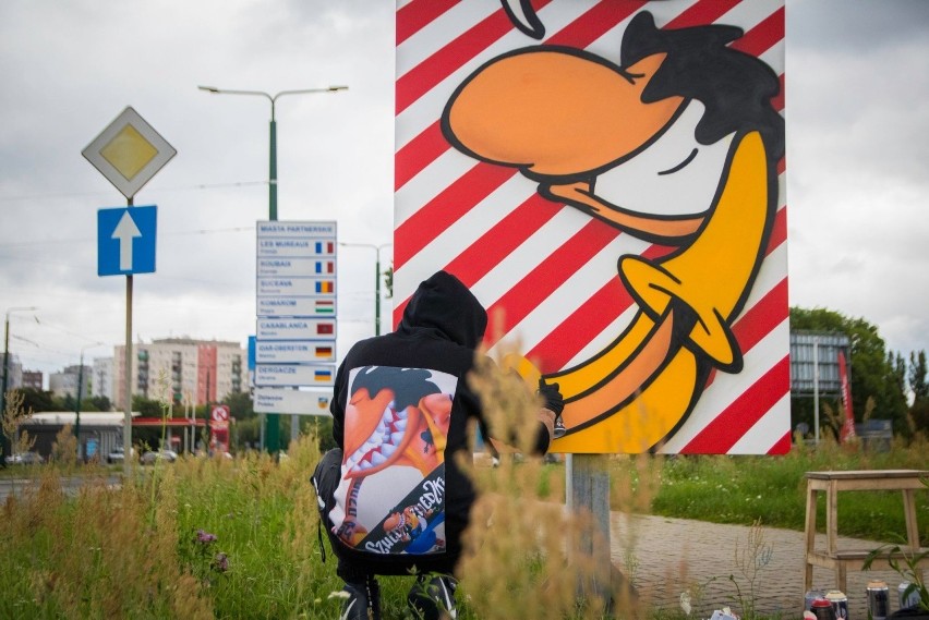 "Szwedzik" w Sosnowcu pyta kierowców o... paszport. Graffiti Szwedzkiego w kampanii promocyjnej miasta ZDJĘCIA