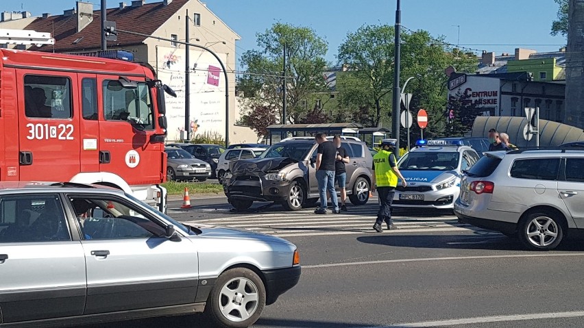 Do kolizji z udziałem trzech samochodów doszło w czwartek,...