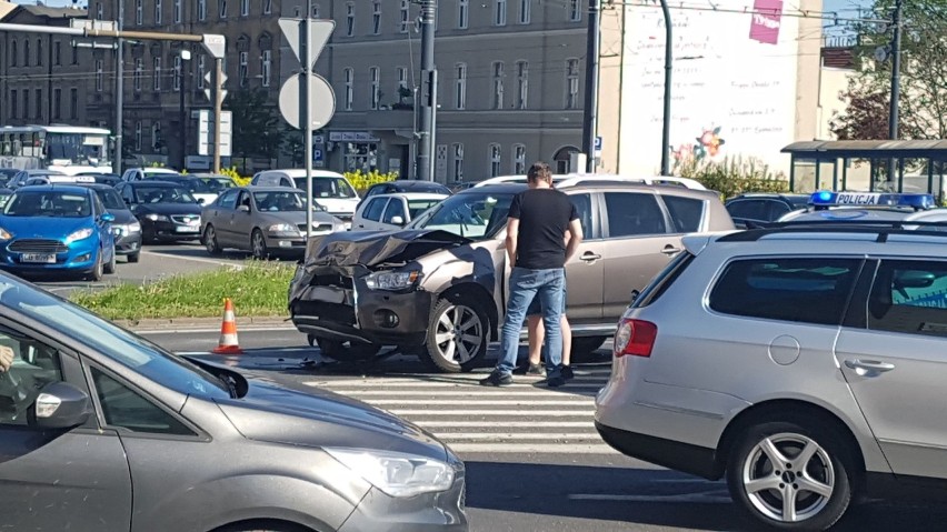 Do kolizji z udziałem trzech samochodów doszło w czwartek,...