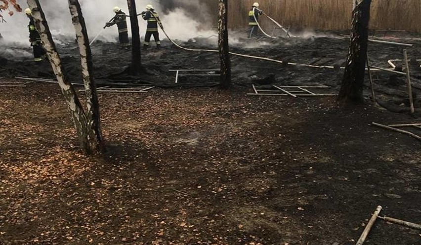 Podpalacze pomostu w Trzebieży posiedzą dłużej w areszcie