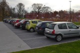 Park tematyczny w Rybniku: Parking dla odwiedzających zapchany, bo darmowy...