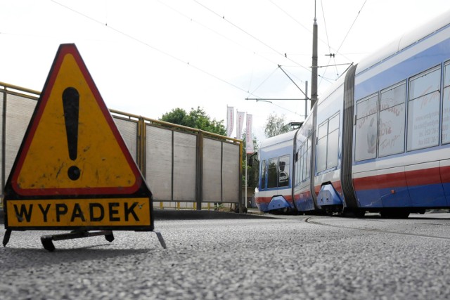 Do wypadku doszło na wysokości ul. Fordońskiej i Bałtyckiej w Bydgoszczy. Zderzyły się dwa tramwaje: "5" jadąca w stronę Fordonu i "7" poruszająca się w stronę centrum.
