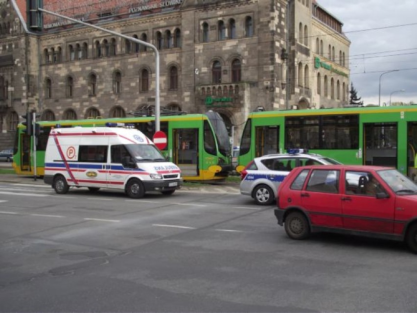 Mężczyzna został potrącony przez tramwaj linii nr 2 na...