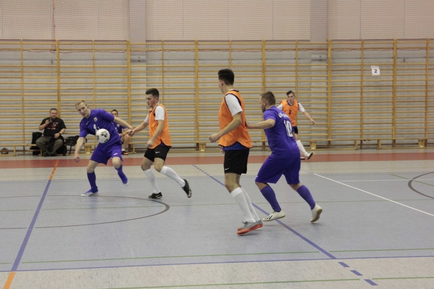 Kolejka Złotowskiej Ligi Futsalu w hali Złotowianka