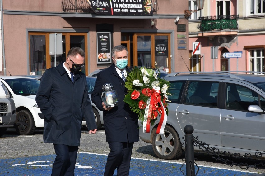 Znicz Pamięci Śrem. Marszałek Województwa Wielkopolskiego i...