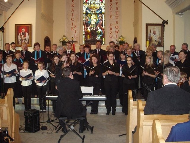 Wszystkie chóry podczas wykonania Missa Brevis