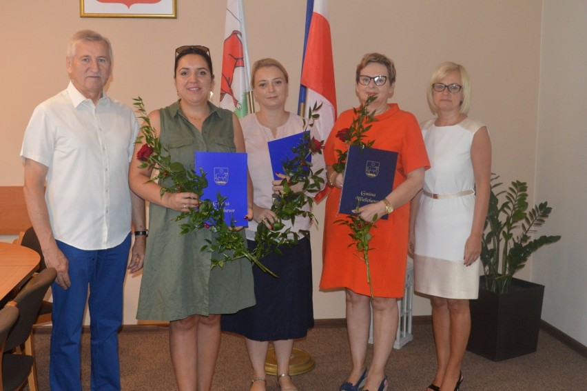 GMINA WIELICHOWO: Powierzenie obowiązków dyrektorskich i awanse zawodowe 