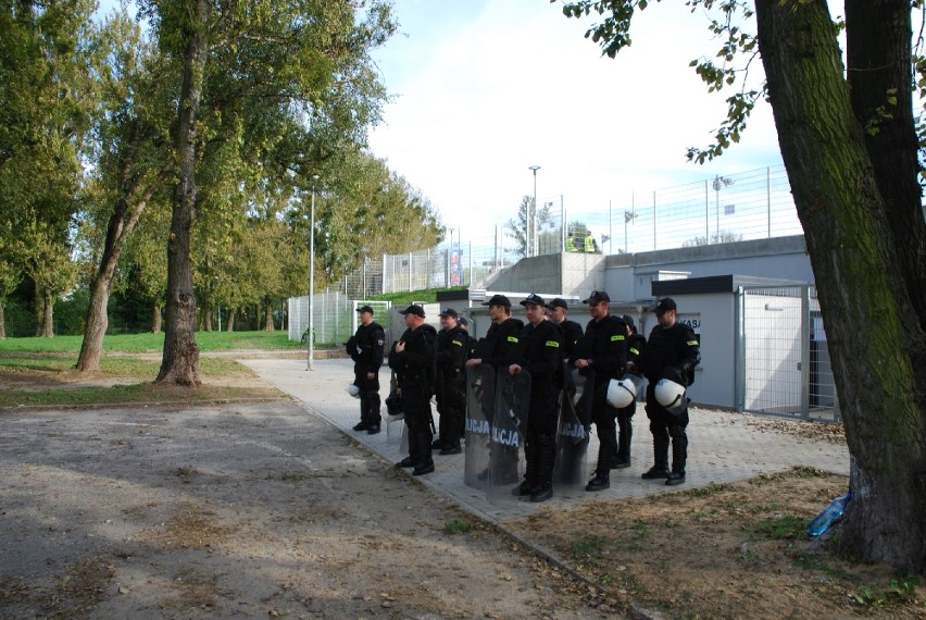 Kara dla Ostrovii: Klub musi zapłacić 7 tys. zł, kibole z zakazami stadionowymi