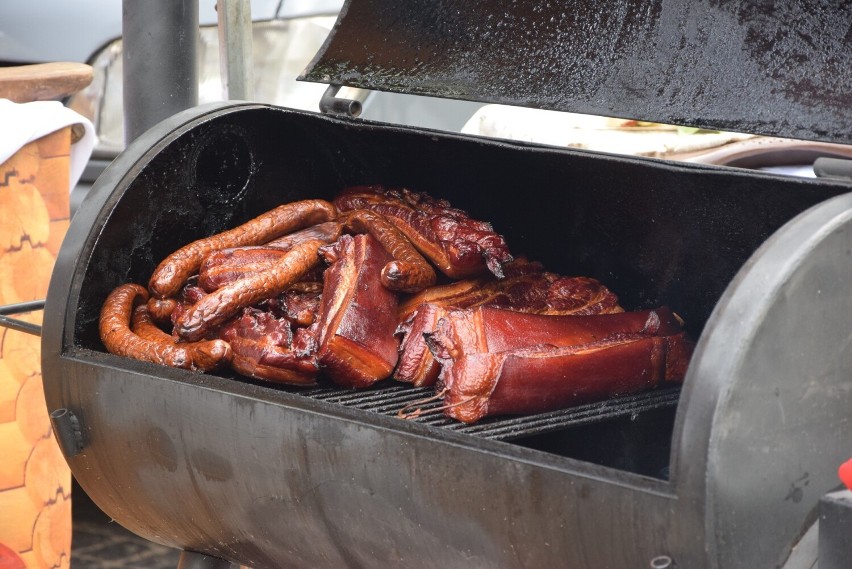 Wiosenny Zlot Food Trucków w alei NMP w Częstochowie...