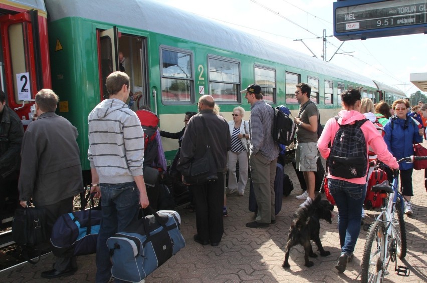 Zmiana rozkładu jazdy PKP - jeden nowy pociag, mnóstwo autobusów zastępczych