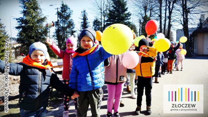Pani wiosna powitana przez uczniów i przedszkolaków ze Złoczewa. Było radośnie i kolorowo. Zobacz ZDJĘCIA