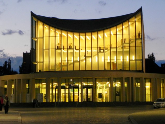 Filharmonia Gorzowska została oddana do użytku 18 maja 2011 r. Kosztowała 133 mln zł