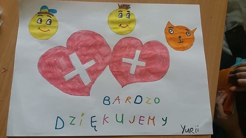 #zarażamydobrem Dzieci z zerówki dziękują pracownikom służby zdrowia ❤︎ 