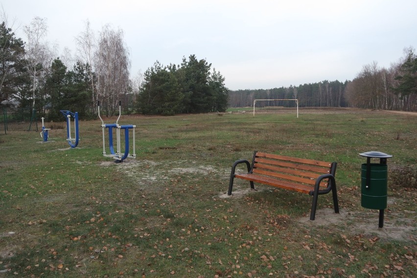 W gminie Chocz powstało kolejne miejsce sportowo-rekreacyjne. Mieszkańcy Józefowa doczekali się siłowni zewnętrznej i stołu do pingponga