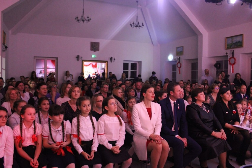 11 listopada w Centrum Kultury Gminy Kutno w Leszczynku nie brakowało patriotycznych wydarzeń