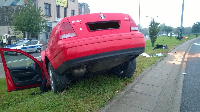 Kraków: wypadek samochodowy na ul. Herlinga-Grudzińskiego [ZDJĘCIA]