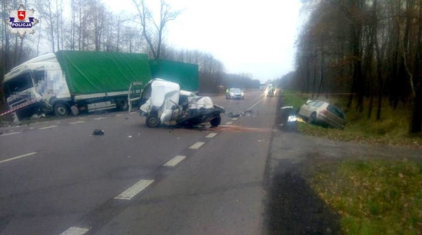 W czwartek kierowca volkswagena wyprzedzał ciężarówkę....