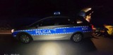 Mazowsze. 15-latek próbował uciekać przed policją, uderzył w radiowóz i wpadł do rowu. Był pod wpływem alkoholu i narkotyków 