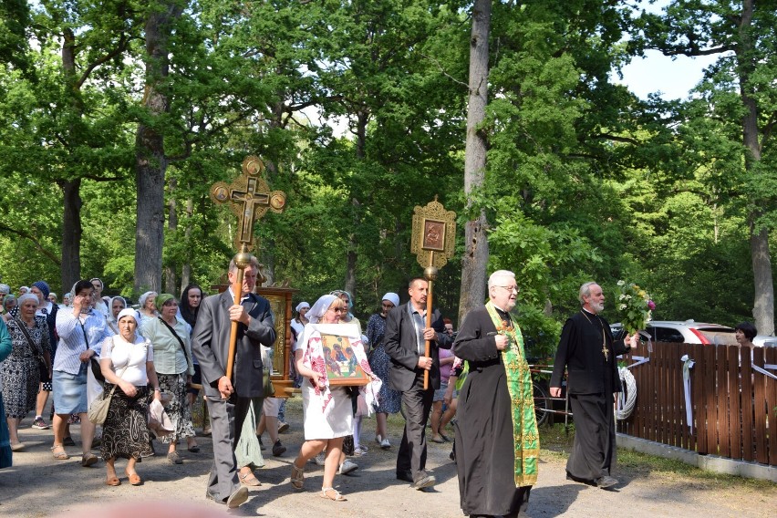 Co roku pielgrzymi wędrują z Hajnówki do cerkwi w Krynoczce