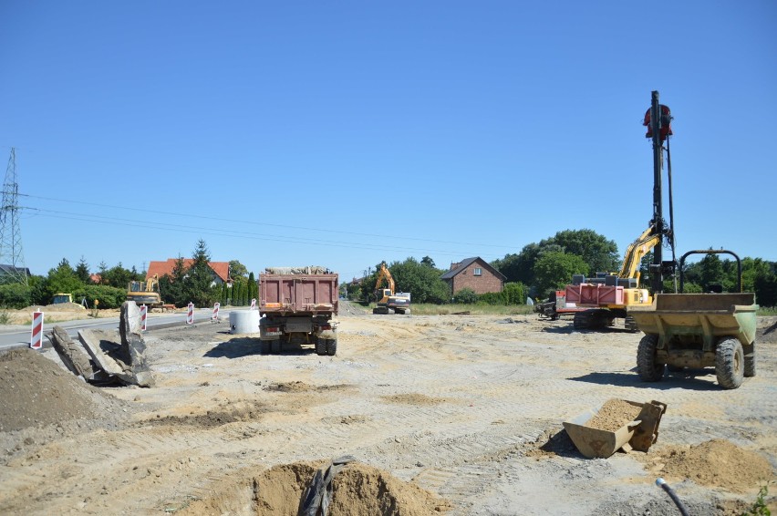 Bochnia. Budowa łącznika autostradowego jest już na etapie robót ziemnych [ZDJĘCIA]