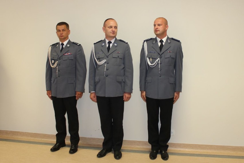 Święto policji 2018 w Lipnie. Policjanci otrzymali awanse i odznaczenia [zdjęcia]