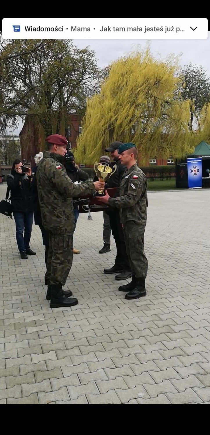 Uczniowie "Białej" najlepsi. Wygrali Zachodniopomorski Przegląd Musztry Klas Mundurowych 2019