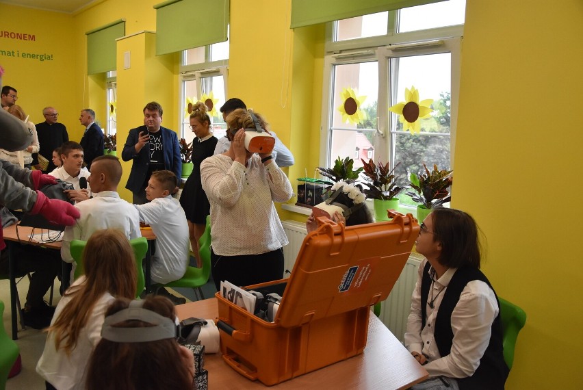 Wałbrzych: Szkoła w Sobięcinie ma Zielone Laboratorium Taurona