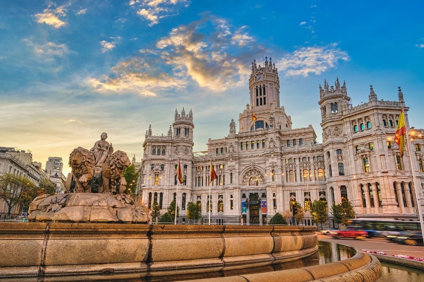 Madryt ma ponad 100 muzeów, słynie także z licznych i...