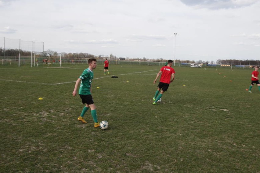 Finał niemal jak derby. W meczu Orła z Gwarkiem nie brakowało podtekstów. Tarnowskie Góry z pucharem podokręgu Bytom 