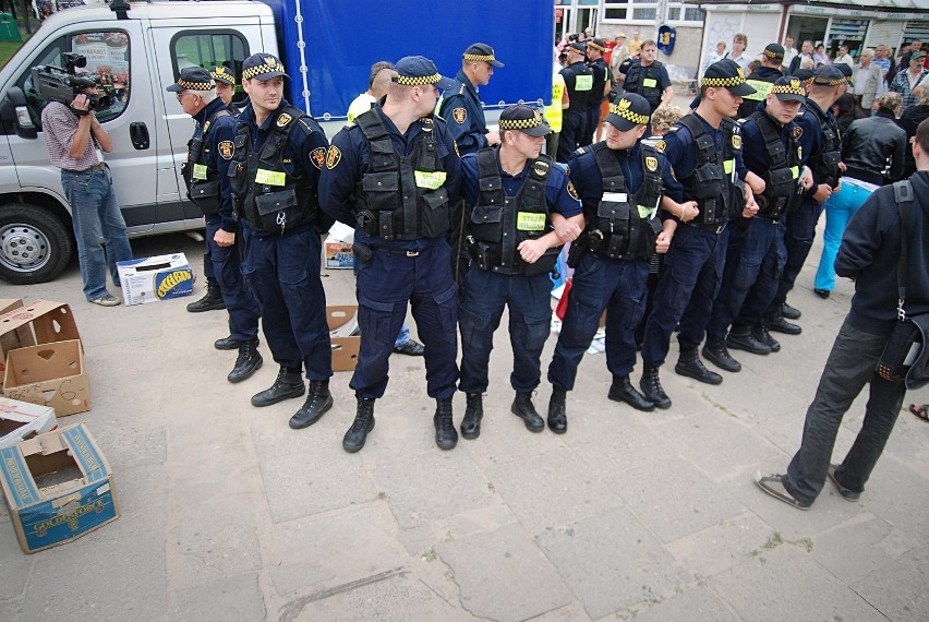 Handlarze znów pokonali urzędników. Kolejna bitwa z pudlarzami w Łodzi (ZDJĘCIA)