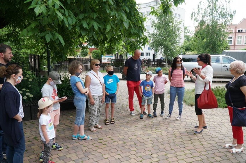 Spacer po Tucholi z przewodnikiem. Mamy zdjęcia. Wiadomo, kiedy będą kolejne spacery 