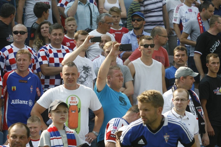 Nowy stadion w Zabrzu. Debiut Torcidy na nowej trybunie