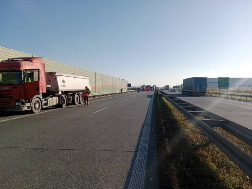 Wypadek na 329 km S8 w Piotrkowie