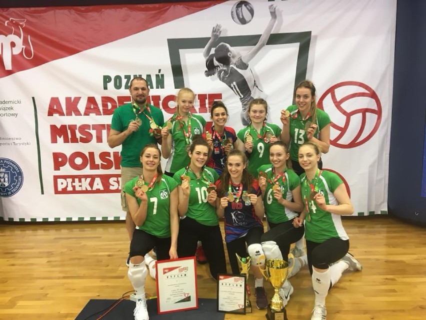 Siatkarki z Krosna zdobyły dwa medale podczas Akademickich Mistrzostwach Polski [ZDJĘCIA]