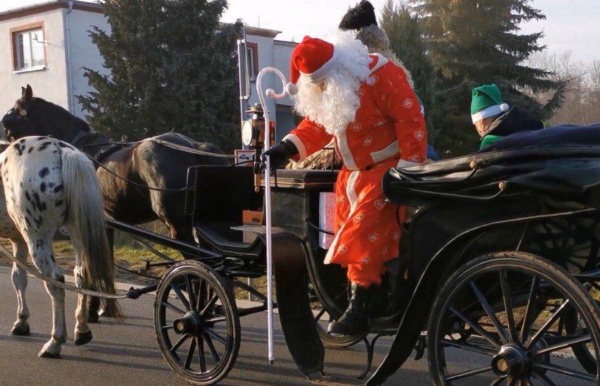 Leszno. Wirtualna Gwiazdka z Szogunami 2020. Wykazali się kreatywnością, a w nagrodę odwiedził ich Św. Mikołaj i elfy [WIDEO I ZDJĘCIA]