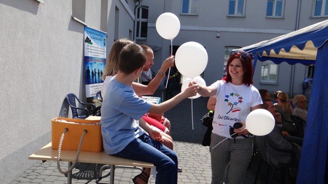 Wiosenny piknik z funduszami europejskimi w  Zduńskiej Woli