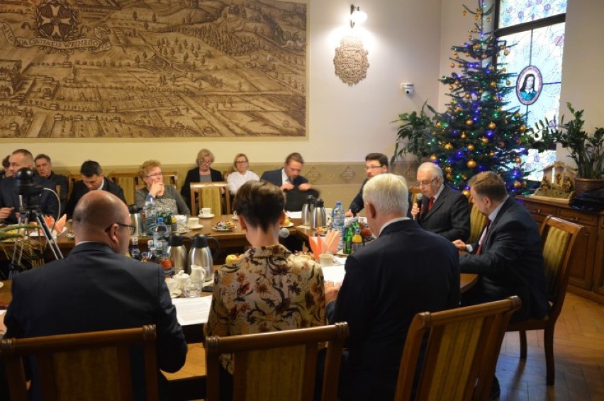 Sesja Rady Miasta Wejherowa. Budżet na 2018 rok przyjęty przez radnych jednogłośnie [ZDJĘCIA]