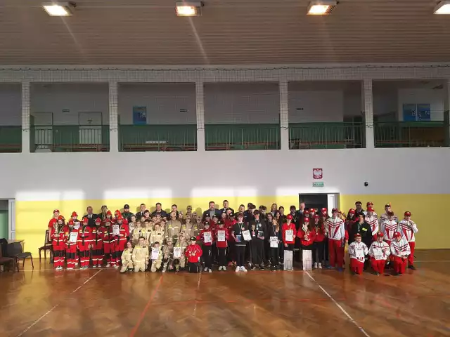 Halowe Zawody Młodzieżowych Drużyn Pożarniczych Gminy Brzyska odbyły się w sali gimnastycznej w Lipnicy Dolnej
