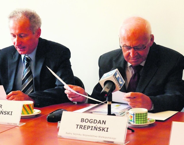 B. Trepiński (z prawej) na spotkaniu w biurze senatora  Gruszczyńskiego